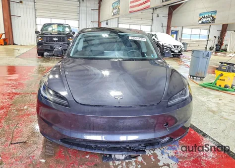 2024 Tesla Model 3 z USA, uszkodzony, nr VIN 5YJ3E1EBXRF835097